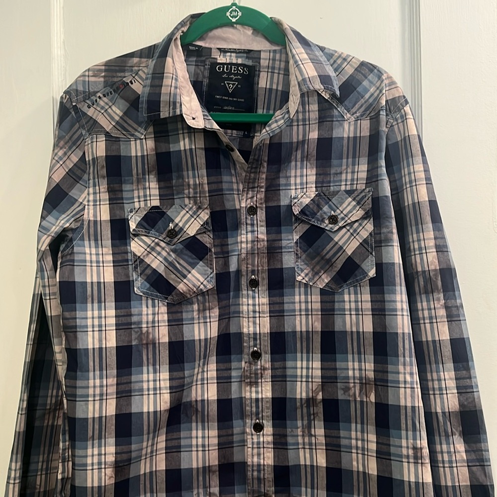 GUESS men button down shirt!